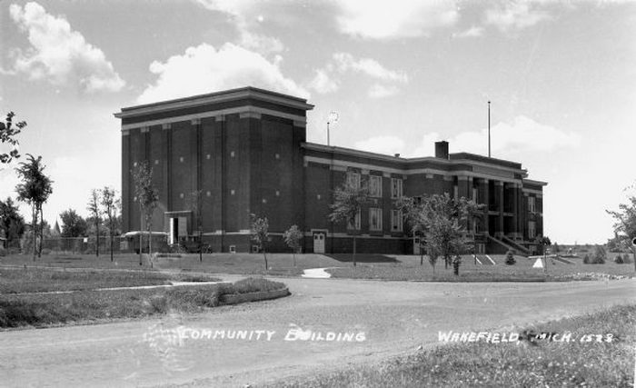 Wakefield Theatre - Wakefield Memorial Building That Housed Theater (newer photo)